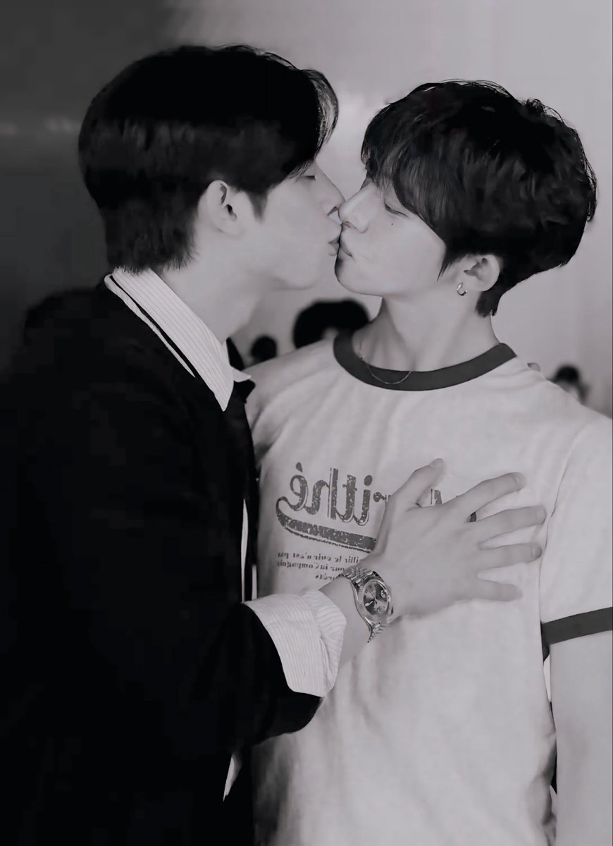 mc6ru's tweet photo. これで沼らない方が無理でしょ

#라인업컴퍼니 #혁근 #키리 #혁키 https://t.co/gcByKiMyzM