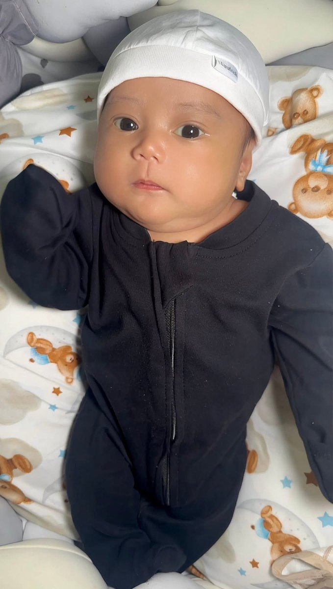 toobaffled's tweet photo. AWARENESS: A BABY DIED HOURS AFTER VACCINATION — THE FAMILY WANTS ANSWERS

A 2-month-old baby was reportedly healthy and had no fever, cold or other obvious illness before being taken to a health centre in Harmony Hills 1, Muzon, San Jose del Monte, Bulacan.

According to the family, the baby received vaccinations at the centre.

Hours later, their baby was dead.

The family says they are not claiming to have all the answers. They are asking the questions that any grieving parent would ask:

What happened?

Why did a previously healthy infant deteriorate so rapidly?

The family says the baby’s leg was severely swollen after the vaccination and is asking the Philippine Department of Health, local health authorities and Raffy Tulfo in Action to investigate what happened.

This isn’t about declaring a cause of death before the evidence is available.

It’s about not dismissing a parent’s questions.

When an infant dies only hours after a medical intervention, the answer shouldn’t be “don’t ask questions.”

The answer should be:

Investigate. Document. Examine the medical records. Establish the cause.

Because whatever the final finding is, parents deserve the truth.

And if there is a problem that needs fixing, finding it could potentially protect another family from experiencing the same tragedy.

💔 A grieving parent deserves answers - not silence.