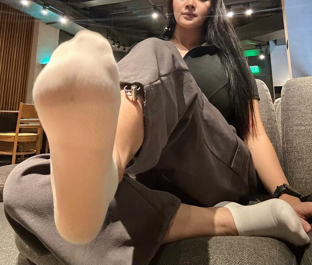 Findom__mayaa's tweet photo. Huff them and go broke
Look at you zooming, huffing them and gooning to my sweaty gym socks.. https://t.co/gbUNvAQzi0
