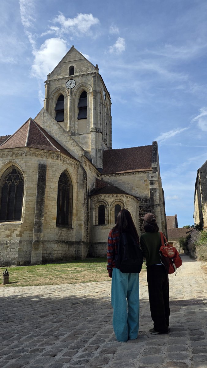 godmitzu's tweet photo. JEONGYEON WITH HAN JI-MIN IN EUROPE, SHE SAID IT WAS AN HONOR 😭 https://t.co/azVCS8GzHf