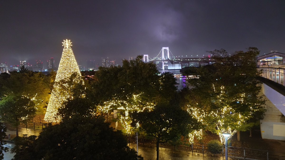 Letugo_Gmen's tweet photo. お台場はもうクリスマス https://t.co/vXi4281Xmo
