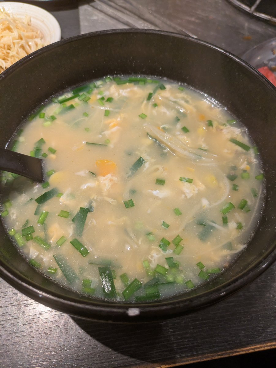 meguham1's tweet photo. バイト先から臨時でボーナス出た！
とのことで、息子が焼肉おごってくれた。
旦那、普段頼まないもの頼むなや😂
←人のお金だから？笑

てか、七輪がめちゃくちゃ暖かかった😭
寒いってば😭

＃みんみん https://t.co/cdnC2crZ99