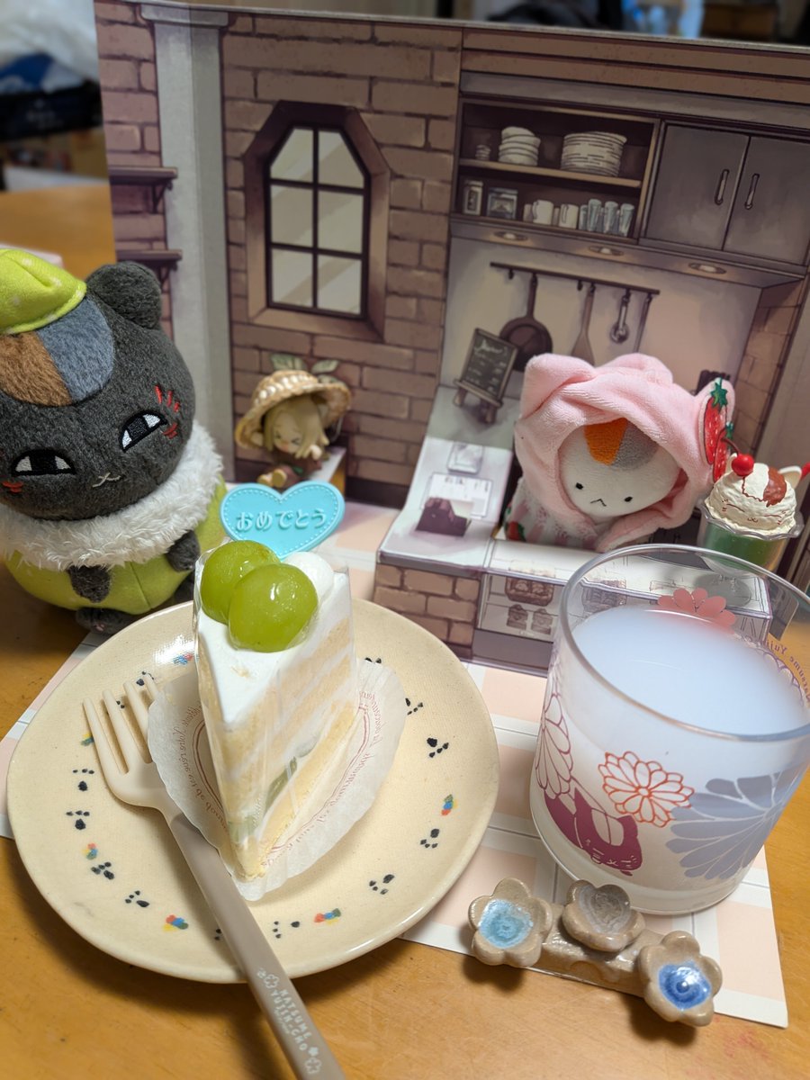 kurumiadhd's tweet photo. 誕生日ケーキはいつも変わらない
マスカットのショートケーキ
今年も食べれたね
大丈夫だよ
さぁまたあした
おやすみなさい

#誕生日 
 #優しさ https://t.co/z4ba0JPiwH