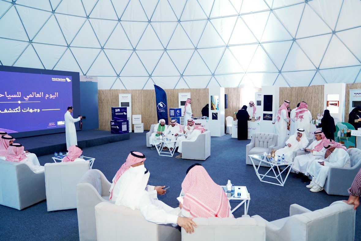 alnukhba_ksa's tweet photo. شاركت #جمعية_النخبة_الثقافية_والأدبية  
ضمن فعاليات#جمعية_رواد_السياحة 
احتفاءً باليوم العالمي للسياحة، 
وتأتي هذه المشاركة امتدادًا للتعاون بين الجهتين، وإيمانًا بأهمية التكامل بين الأدب والثقافة والسياحة في صناعة تجارب نوعية، وتعزيز الحراك الثقافي، 

#جمعية_النخبة_الثقافية_والأدبية  
#جمعية_رواد_السياحة
#اليوم_العالمي_للسياحة 
#حايط_حركان