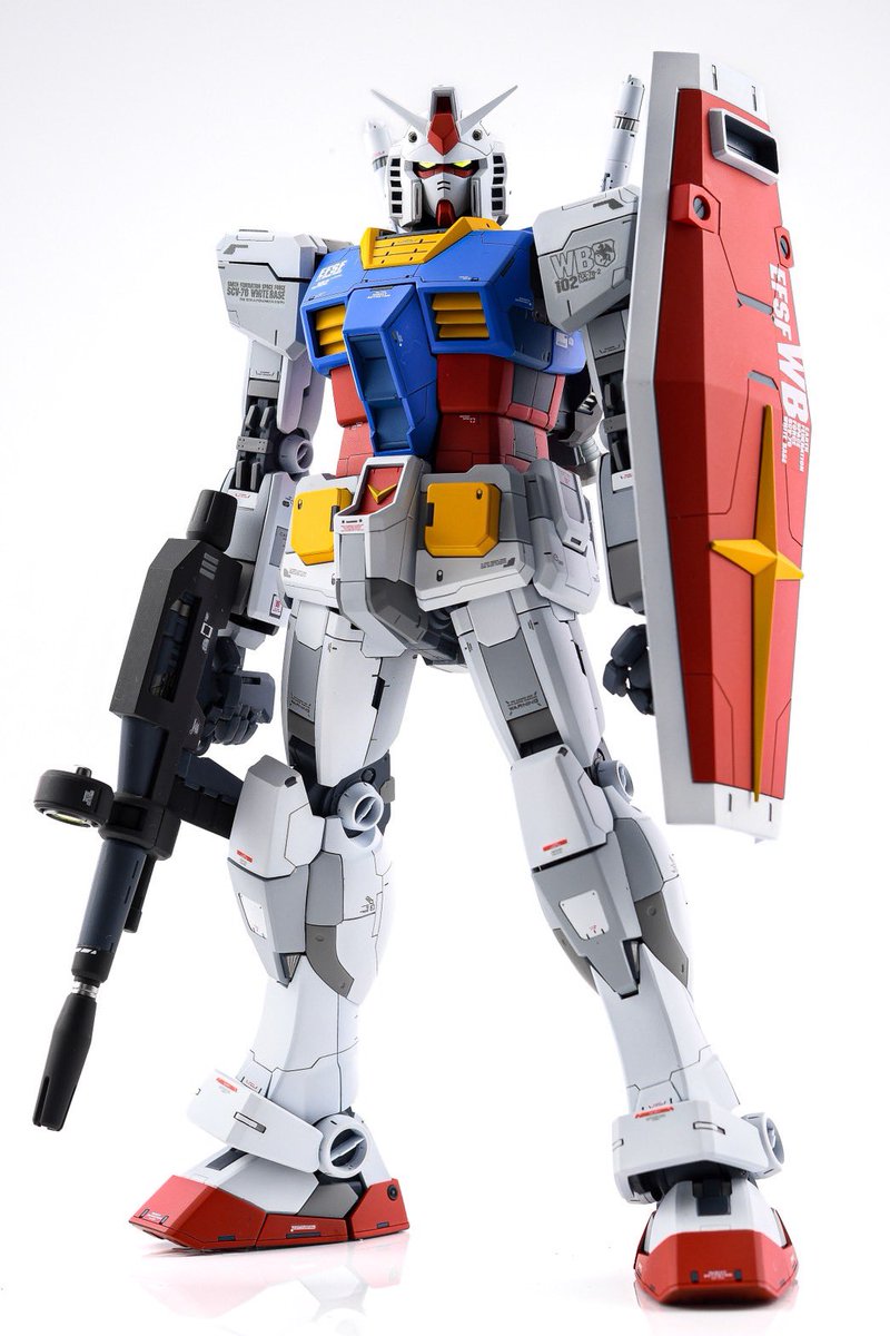 rougunch1's tweet photo. 遅ればせながら完成報告
MG GUNDAM Ver.3.0完成しました。
ガンプラ製作を始めて以来、78ガンダムを真面に製作したのは初です。
難しい事はあまりしてませんが、イメージを損なうことない様に製作しました😁
(撮影えつお@Big_Bab_Chan ) https://t.co/rlYHmkY0nY