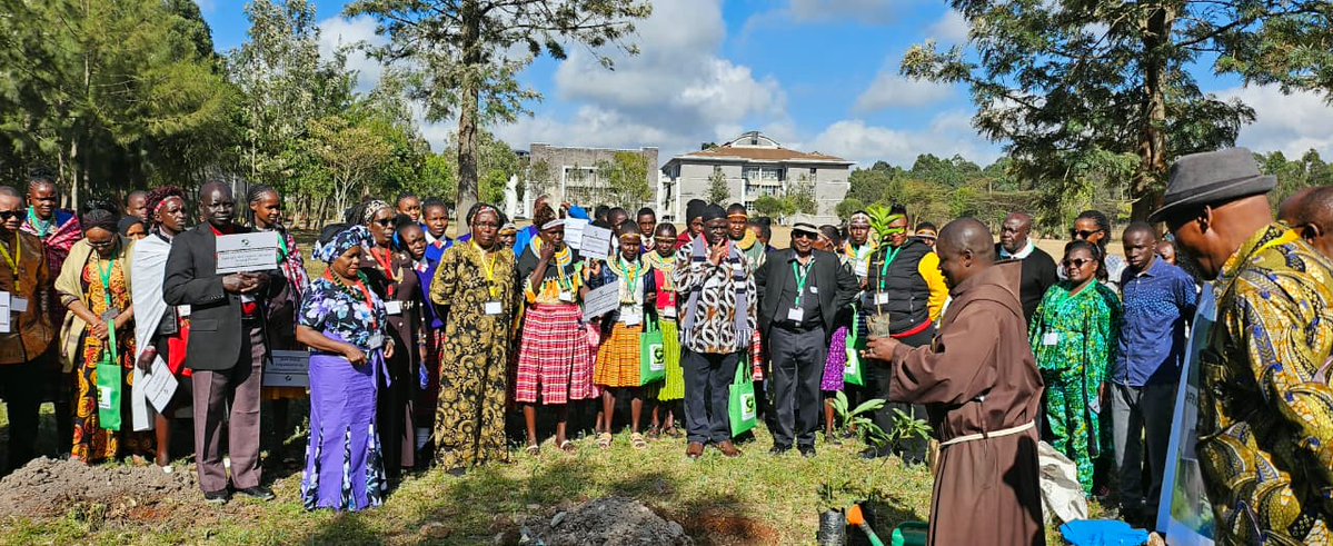 Indigenousinnet's tweet photo. APES 3 – Day 2 | Exploring practical pathways to restore peace, protect our planet, improve livelihoods and build sustainable communities.
Indigenous women continue to bring vital knowledge and community-led solutions to shape a more sustainable future.
#APES3 #Sustainability https://t.co/daJpjwfeTR