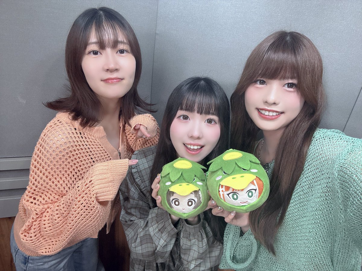 miya_minato1216's tweet photo. #初星学園放送部 ご視聴いただきありがとうございました📻

岩手公演のMCで語りきれなかったこと楽曲やステージへの想いを好きなだけ語らせていただきました！！
たくさん感想メールをありがとうございます💖

まーちゃんのお話を聞いて、目頭が熱くなった…🥹
一緒に立てて幸せだったよ✨

 #学マス https://t.co/kQKjjOU4Av