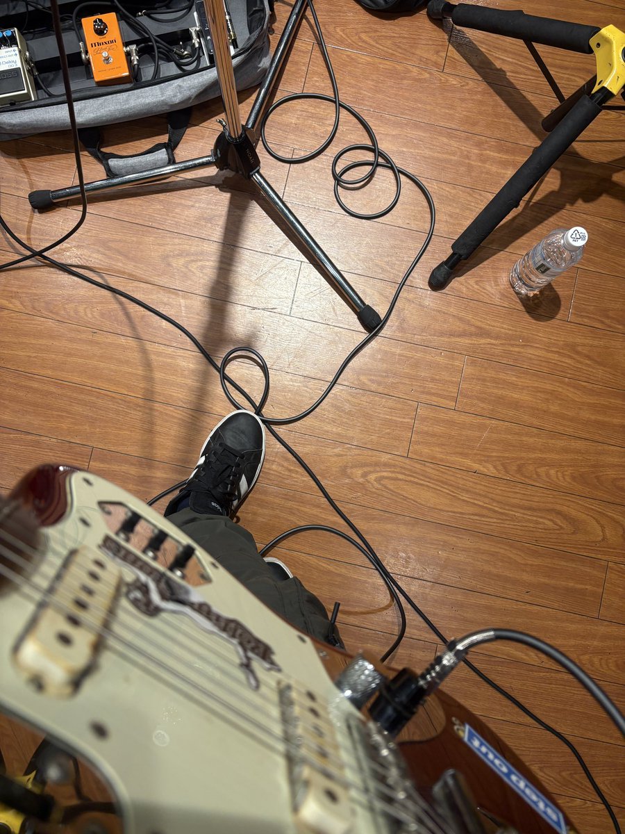 kazrocktrip's tweet photo. スタジオでした。 https://t.co/XFbjxHD895