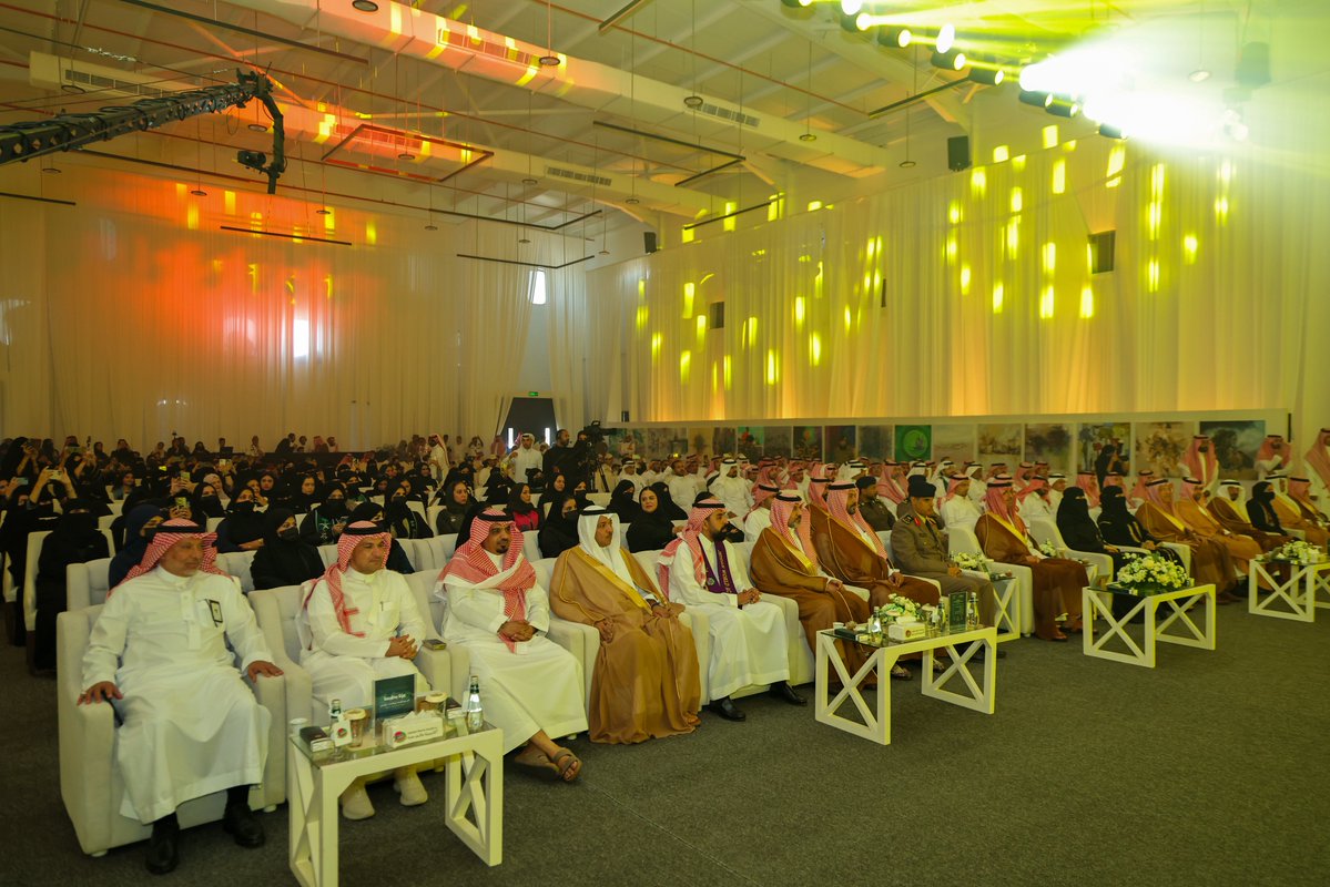 MOE_JDH's tweet photo. رعى محافظ جدة الأمير سعود بن جلوي، اليوم، حفل #تعليم_جدة بمناسبة #اليوم_الوطني_السعودي، بحضور وكيل #وزارة_التعليم لتنمية قدرات الطلاب، والمدير العام، ومديري عدد من الجهات، وذلك بأكاديمية عالم جدة.
#عزنا_بطبعنا
#تعليمنا_قيم https://t.co/8UmoFuAu2x