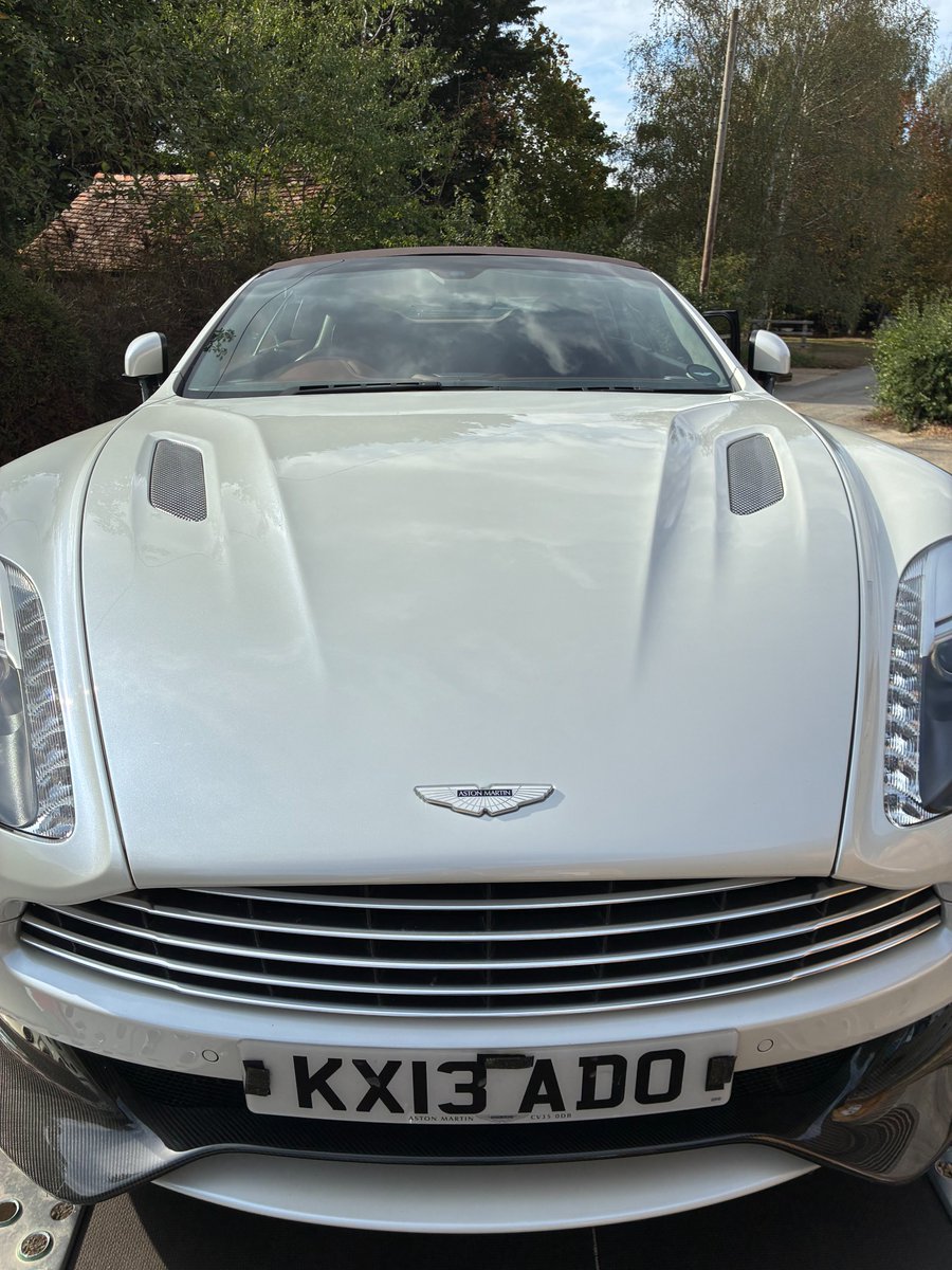 AMHTOfficial's tweet photo. A new arrival has landed at the museum! 

The stunning Vanquish Volante in Morning Frost is now on display as part of our celebration of 25 Years of Vanquish.
The Vanquish Volante will be with us until the end of the year alongside our Generation One and Generation Two Vanquish cutaways.
Come and see these remarkable cars for yourself!
Open Wednesday, Thursday & Friday, plus the 1st and 3rd Saturdays each month.
Book via our website.

#AMHT #AstonMartinHeritage #Vanquish #VanquishVolante  #WhereTheAstonMartinStoryLives #ClassicCars #CarMuseum #25YearsOfVanquish #MorningFrost #AstonMartinHeritageTrust