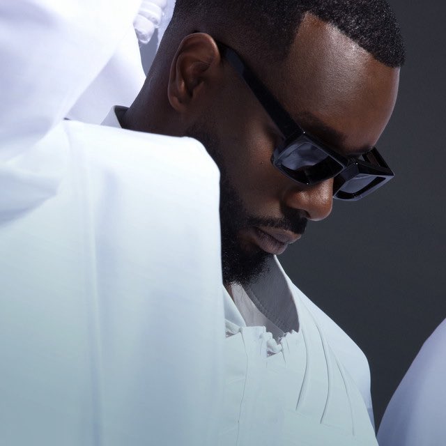 rapunchline's tweet photo. 🚨 GIMS ÉCRIT UN MORCEAU DEPUIS 2002

🗣️ « Gims, depuis le début de sa carrière, il prépare un son. Il gratte, il gratte, il gratte. 

Il y a des parties de son qu'il a mis dans des textes qu'on a déjà écoutés, mais à la base Gims a ce projet-là, qui verra peut-être jamais le jour. 

Il prépare un son rap qu'il a commencé à gratter depuis le début de sa carrière, jusqu'à sa fin. 

Chaque année, il écrit peut-être 100 mesures. Depuis 2002, il gratte. C'est de la folie, depuis 2002 il gratte un texte. »

Bedjik chez 2KOnTheTrack 🎙️