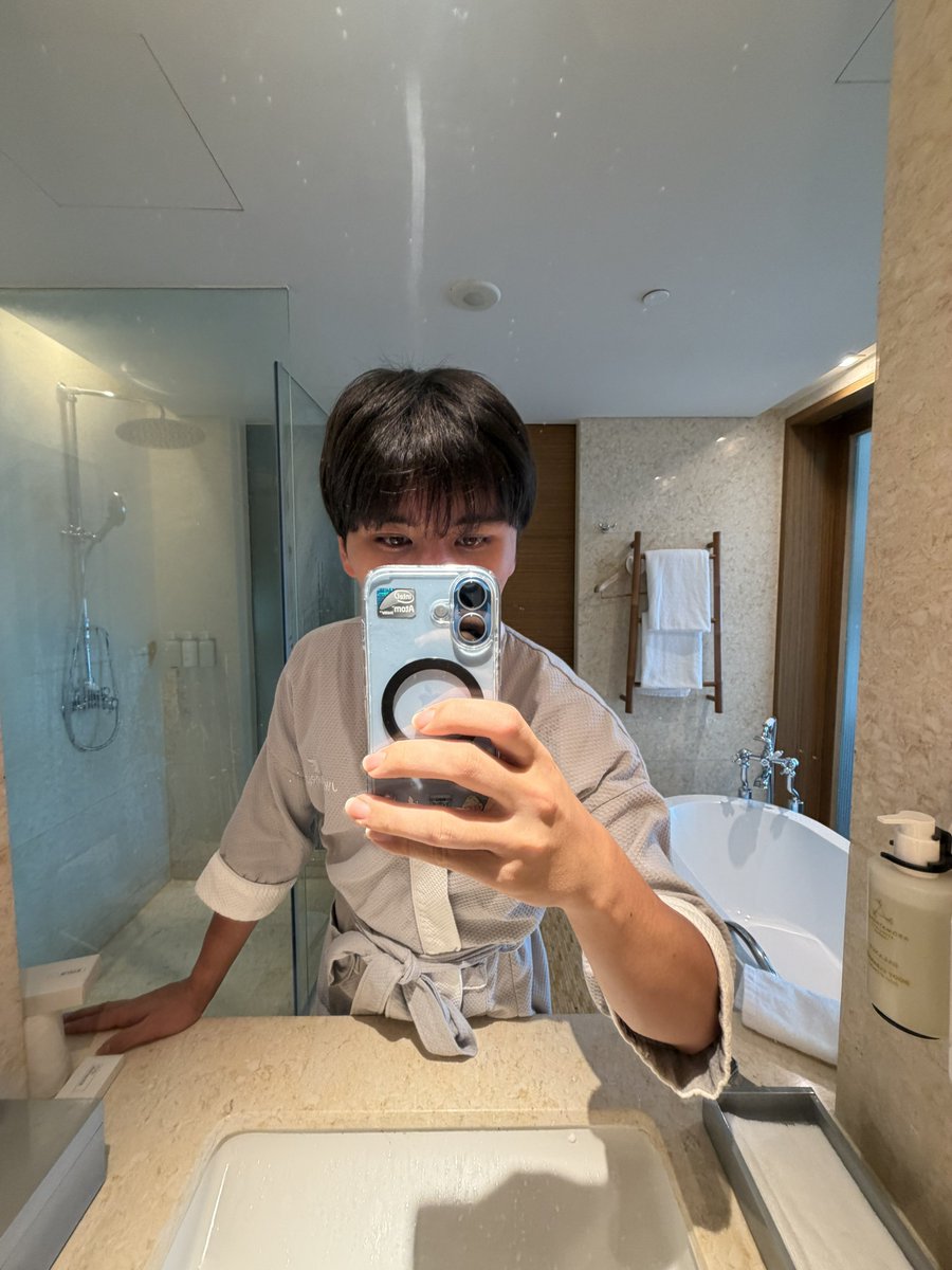 iiii7011's tweet photo. そういえば最近ベトナムに旅行行ってきた
旅行行くの好き

#ゲイ #バイ https://t.co/hVs6VHwoDE