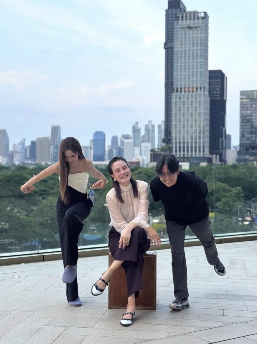 RachanunFanbase's tweet photo. [30092026] Instagram posts update ❤️‍🩹      
 IG: rpasiri
📌 https://t.co/tdh4URhyzT
✨ความสุข สนุกสนาน นอกเวลางาน🫶🏻🤝

JAY NEVER LOOKS BACK
#MoonshadowSeriesEP8
#MoonshadowSeries 
#filmracha #filmrachanun https://t.co/DEO48IgCi1