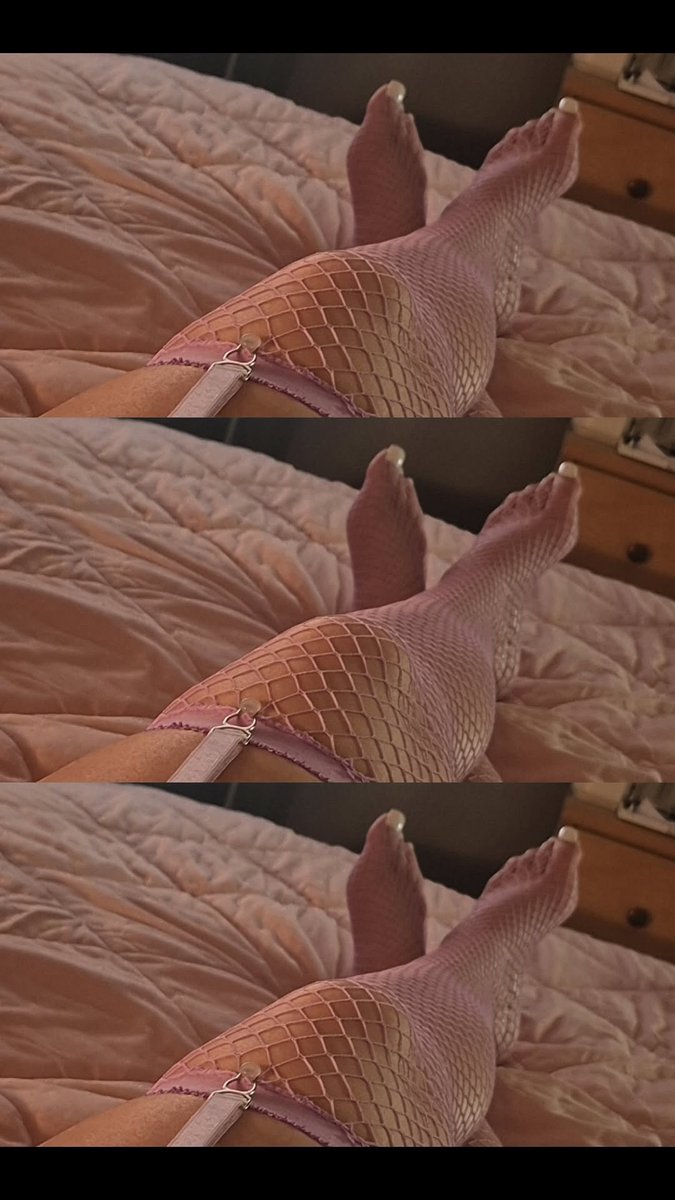 exoticp_xo's tweet photo. Weirdo wednesday ! 
Tell me whats the weirdest thing you've done in the bedroom !? 
#weirdowednesday https://t.co/ek4KtC6UoN