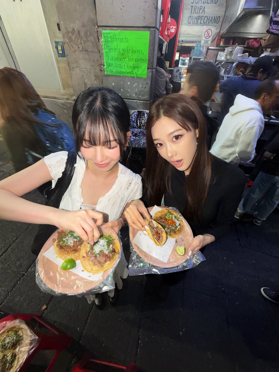 aespa_official's tweet photo. vamos por tacos! 

#aespa #æspa #에스파
#KARINA #카리나 
#GISELLE #지젤 https://t.co/0m8sZCUL6J