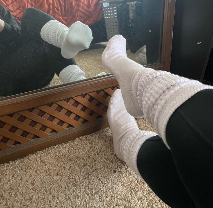 yourgoddes_aria's tweet photo. It's been a while, I'm back,where are my footboys 😏
Submissive and obedient keep been that worthy and keep sending to me 🐶🐕
#findom #dominance 
#bdsm https://t.co/pxMs9yQJlX