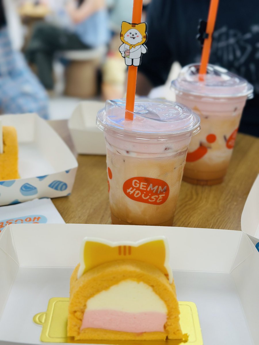 KwonTouchYoon's tweet photo. วันนี้ได้ไปกินเลือดกินเนื้อหลานเมิฟมาละ 555555 อาหร่อยยยเลยย 😋

#MUVMUV
#GEMMHOUSE https://t.co/1bVHD7BLmF