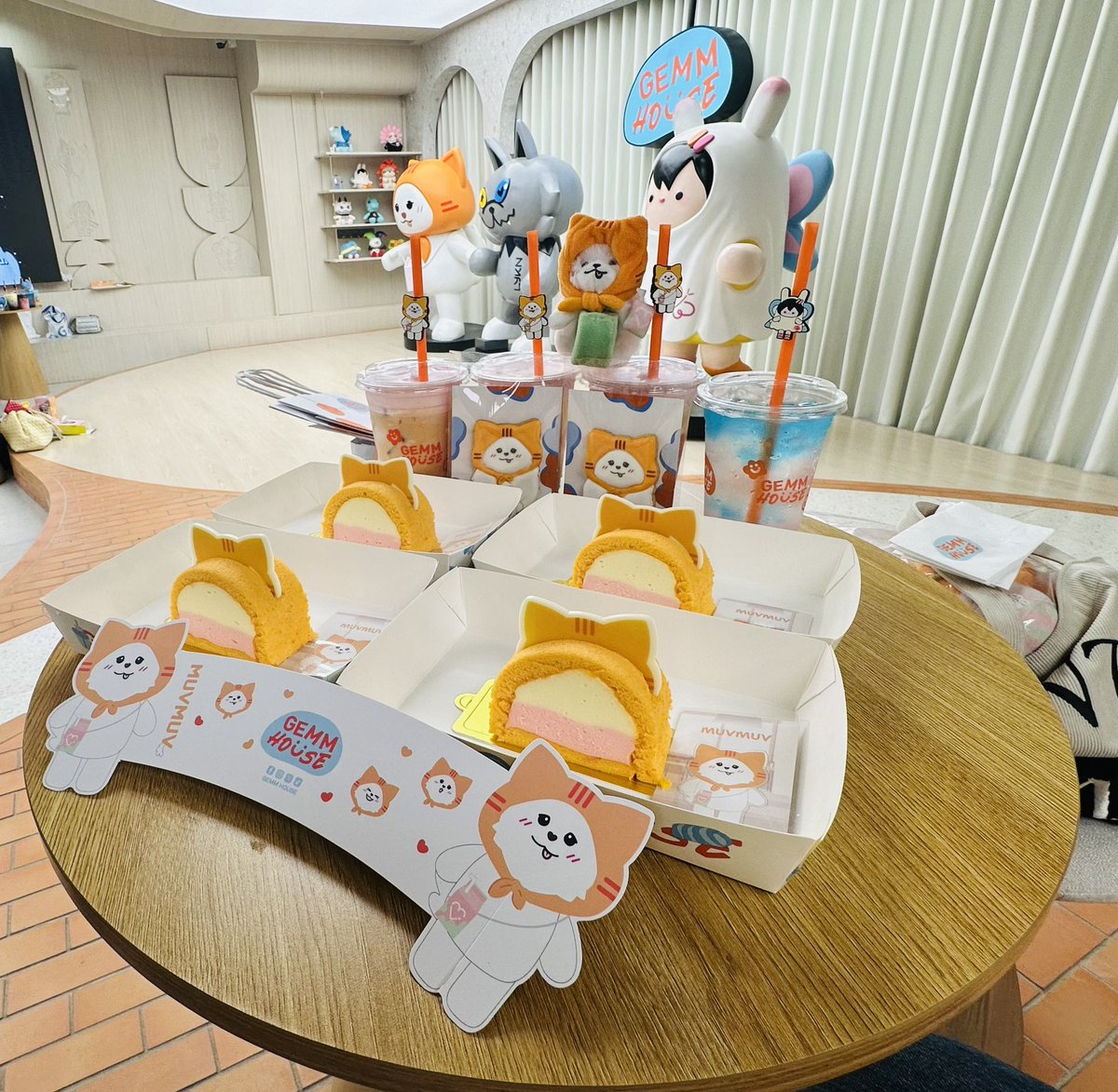 KwonTouchYoon's tweet photo. วันนี้ได้ไปกินเลือดกินเนื้อหลานเมิฟมาละ 555555 อาหร่อยยยเลยย 😋

#MUVMUV
#GEMMHOUSE https://t.co/1bVHD7BLmF