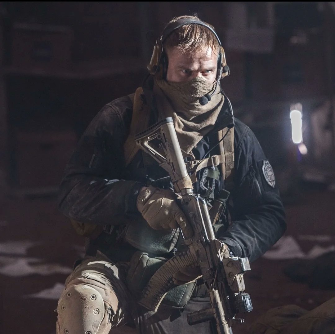 nicWaffles's tweet photo. Designs loosely inspired by Mouse and Skif in EFT Raid https://t.co/9huIUsqzET