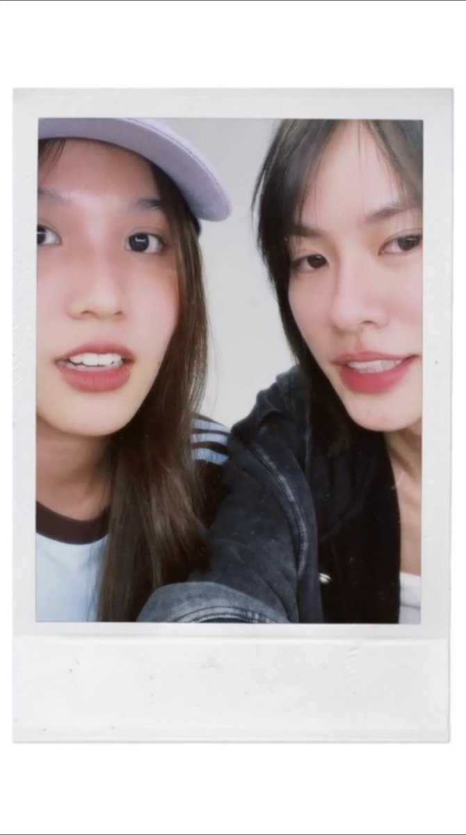 ZEIIK_Ss's tweet photo. คู่รักตี๋แป๋วแห่งปีมาก https://t.co/sLw3MUqTv8