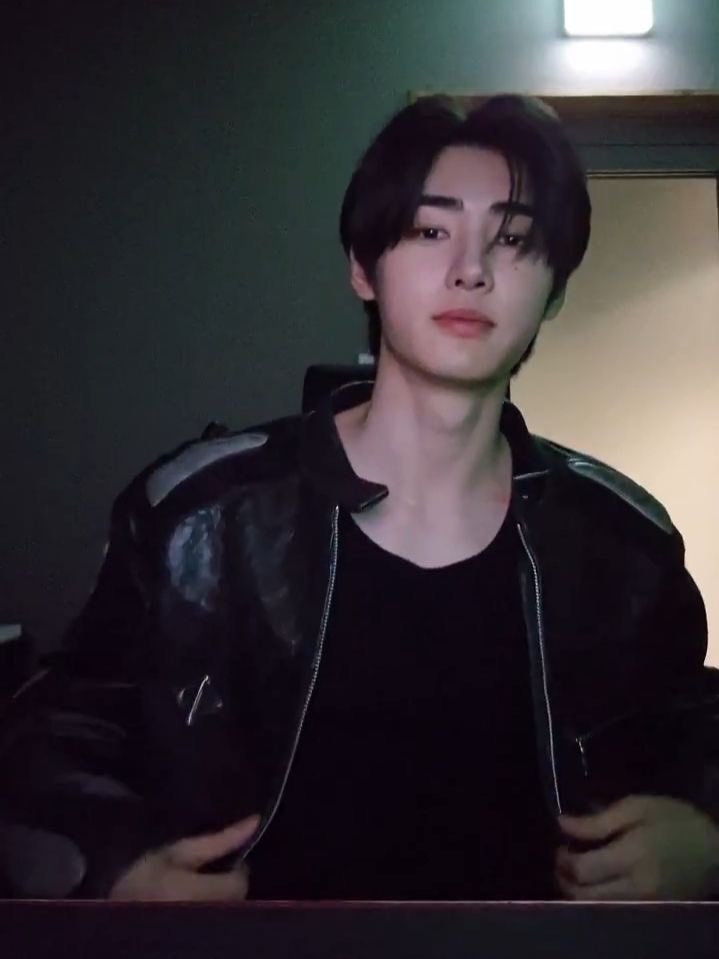 yonmansex's tweet photo. 이 날 성훈이는 뭐였을까….. 깊게 생각하게 되네 https://t.co/Q1rSN5QvVX