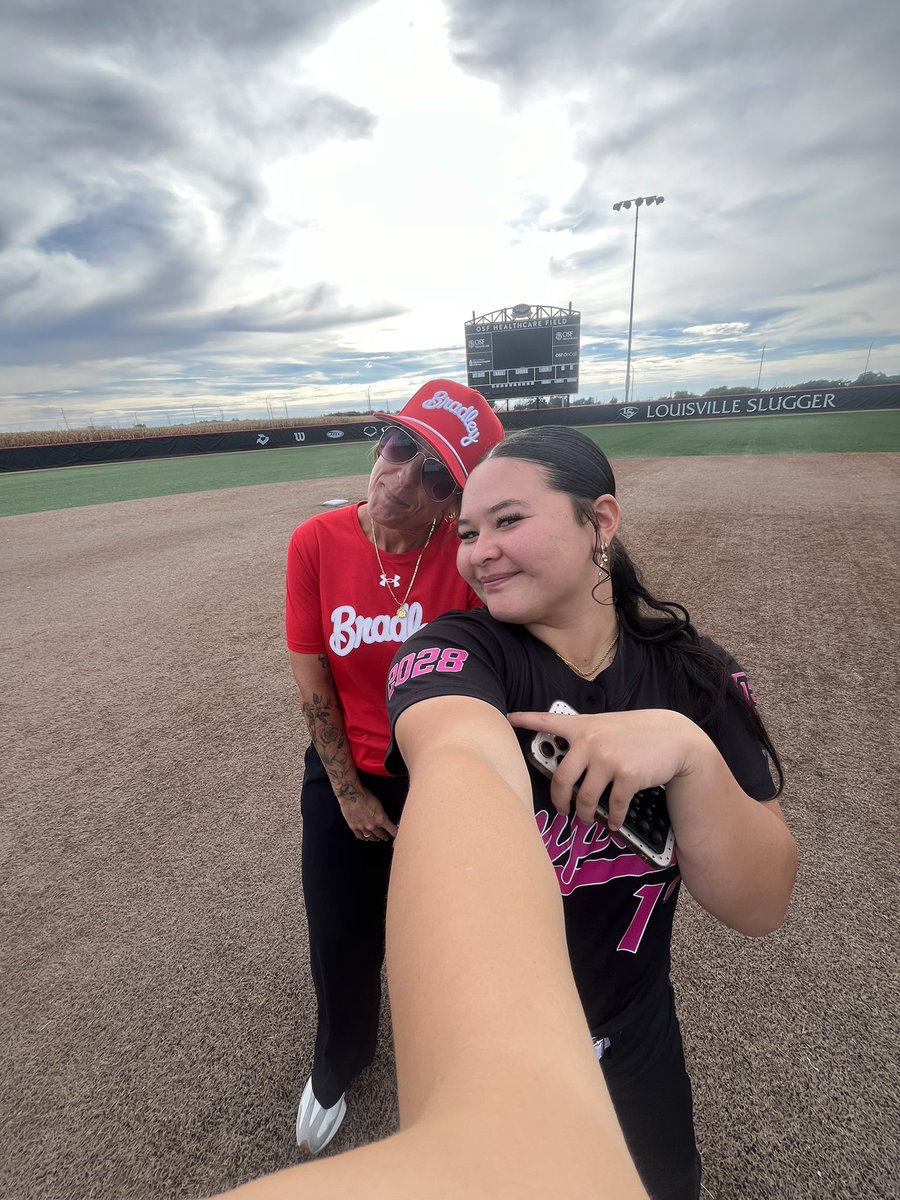 mayadarmawan12's tweet photo. HUGE thanks to @BradleySoftball for an incredible camp experience! The family atmosphere on campus is unmatched— I can’t wait to see the team crush it this season. GO BRAVES!!! 🩶❤️ @Coach_LAnderson @bensuchon @EnosGass https://t.co/1Pjo1H37TA