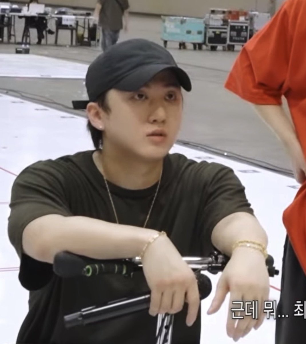 hynybnny's tweet photo. does changbin know how unbelievably cute he is..? https://t.co/APSqkAalIY