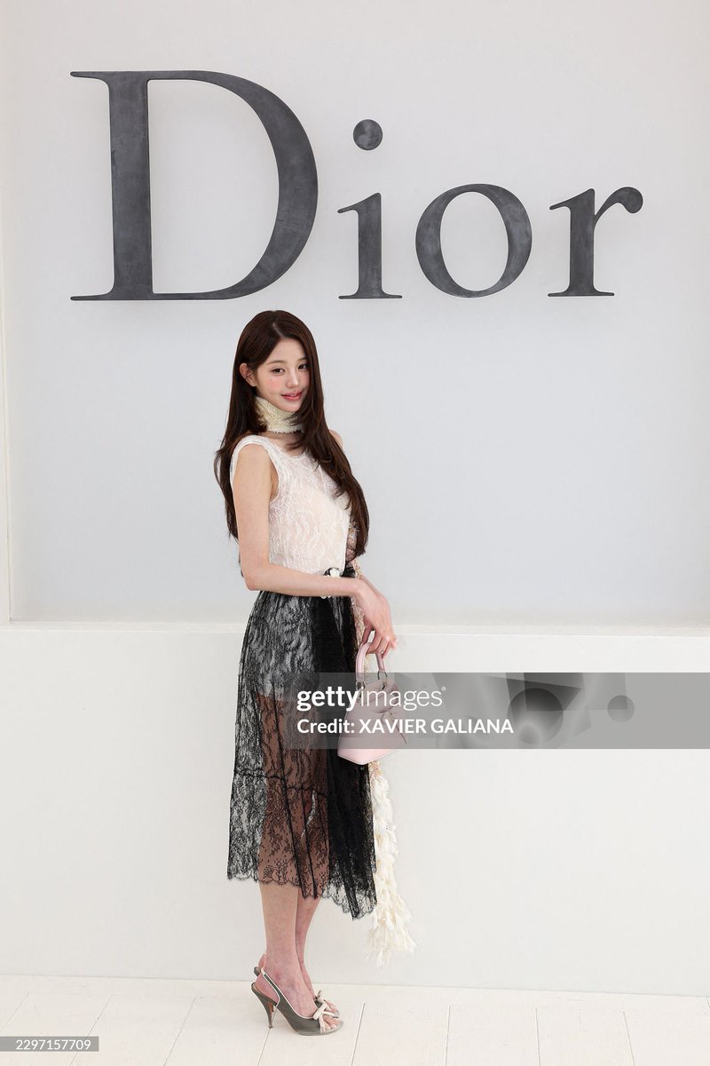 OnlyForWy0831's tweet photo. Keep giving us amazing fashion content from Wonyoung and Dior.

WONYOUNG IN DIOR
#WonyoungDiorSummer27
#JANGWONYOUNG
#WONYOUNG
#DiorSummer27 @Dior https://t.co/4jGIINr6v2