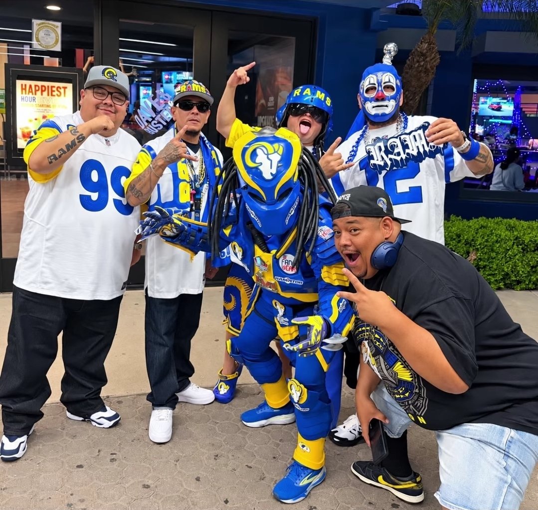 ErnDawg28's tweet photo. Sunday shenanigans... @OgNam213
#LARvsDEN #orangecountymobsquad #davenbusters
#RAMSHOUSE https://t.co/owZrvUpZ1u