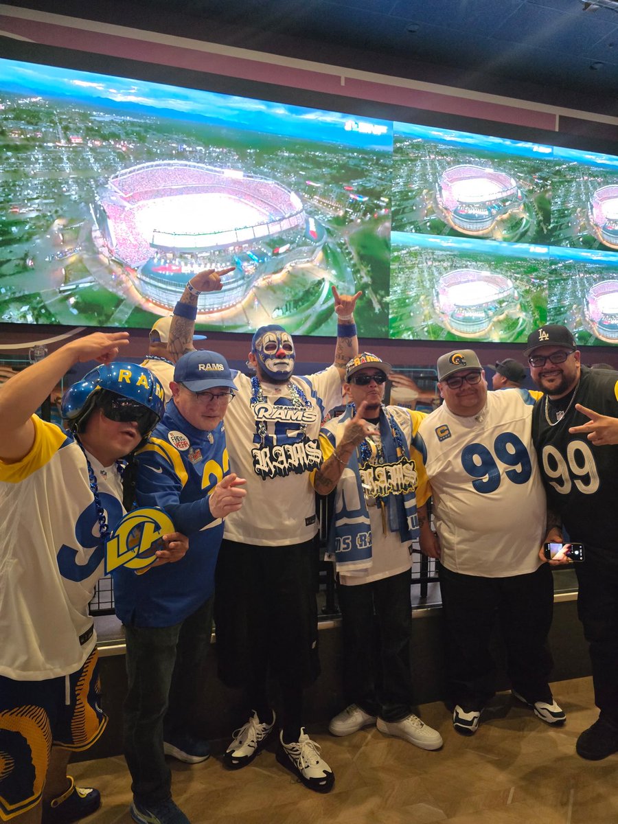 ErnDawg28's tweet photo. Sunday shenanigans... @OgNam213
#LARvsDEN #orangecountymobsquad #davenbusters
#RAMSHOUSE https://t.co/owZrvUpZ1u