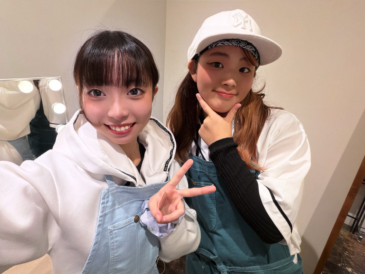 RAJ_HAL's tweet photo. ありがとうございました！✨
給食おばちゃん兼ロコモコ末裔
として、これからも頑張ります！🔥
 #ナッツライブ
 #NATSLIVE
 #REALAKIBAJUNIORZ
 #ロコモコ作りました
 #衛生帽子 https://t.co/wKvoGoGcBE