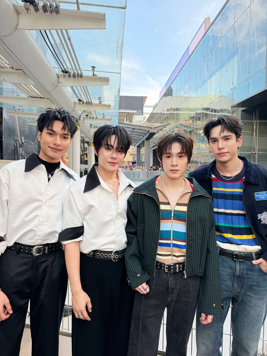 DomundiTV's tweet photo. พบกับ “แม้ก” @mmaxmaxxxx “ณฐ” @natasittttt “ฟิว” @f3w_wp และ “เจ็ม” @Gems_ktp ได้ในงาน Nineentertain 24th Anniversary Charity Concert 🎤✨

#9Ent24thXDMD https://t.co/9pqFE2aDe3
