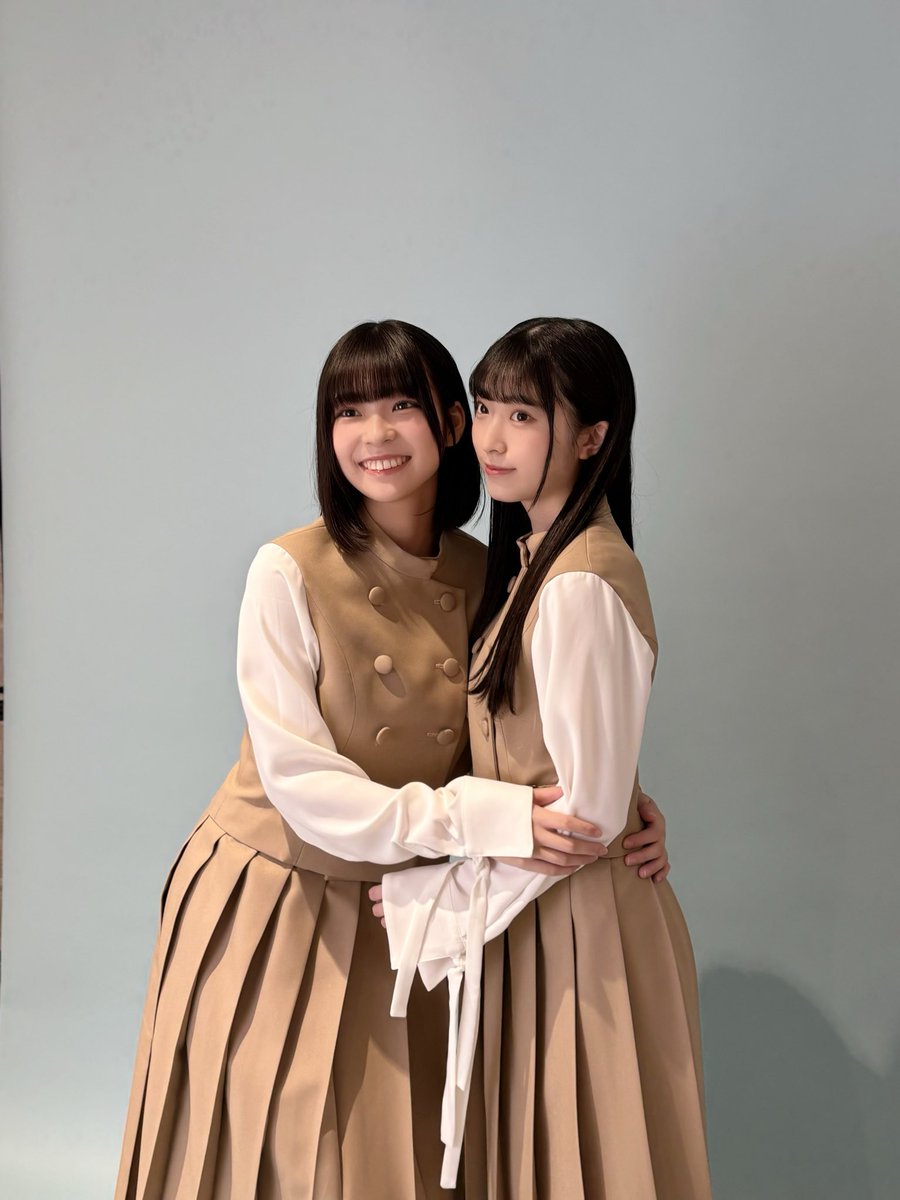 227_staff's tweet photo. 【#227掲載情報】

本日9/30(水)発売『TopYellNEO2026AUTUMN』📚✨

3期生連載企画第3弾に
#三雲遥加 × #南伊織 が登場🌟

是非チェックしてください😌✍️

#ナナニジ https://t.co/pahmun9J51