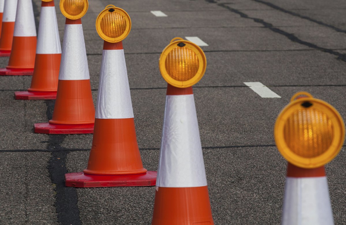 Knowsley_roads's tweet photo. Overnight closures will be in place on Roby Road in #Roby from 5th - 7th October for carriageway maintenance works. The road will be closed from 7pm - 5am from Roby Road roundabout to its junction with Court Hey Road. A diversion will be in place: https://t.co/yzEXLmNgjj https://t.co/AktVRtoWO5