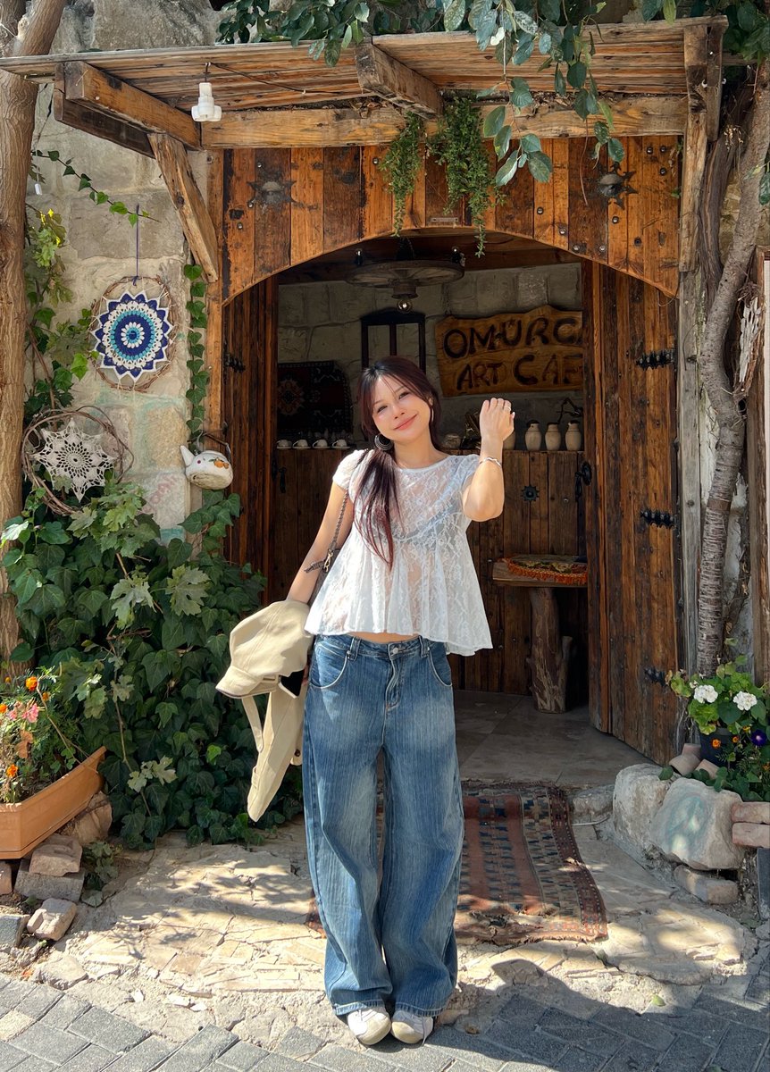 missp_mystaery's tweet photo. จบทริปตุรกีแล้วเดี๋ยวมาแปะพิกัด outfit แต่ละลุคให้นะคับ แบรนด์ไทยทั้งหมดเลย 🤏🏻 https://t.co/gJk6IAbufH