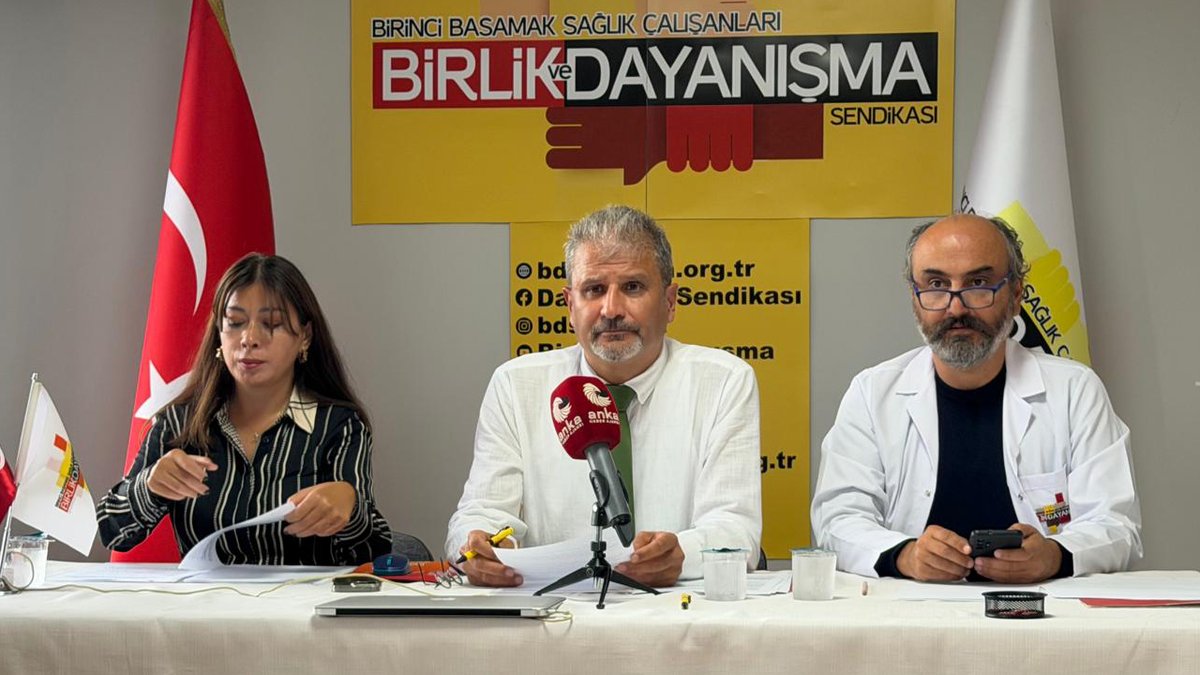 cumhuriyetgzt1's tweet photo. 🔴 Dijital dönüşüm 'çile' sistemine dönüştü: 3 bin 632 sağlıkçı SB-AHBS için birlik oldu
Birlik ve Dayanışma Sendikası’nın 75 ilde 3 bin 632 sağlık çalışanının katılımıyla gerçekleştirdiği araştırma, Sağlık Bakanlığı’nın SB-AHBS uygulamasının aile sağlığı merkezlerinde iş yükünü artırdığını ortaya koydu.
Araştırmaya göre sağlık çalışanlarının yüzde 84,8’i hasta başına işlem süresinin uzadığını, yüzde 84,7’si ise çalışma koşullarının ağırlaştığını belirtti.
https://t.co/lQwRJJWC0F