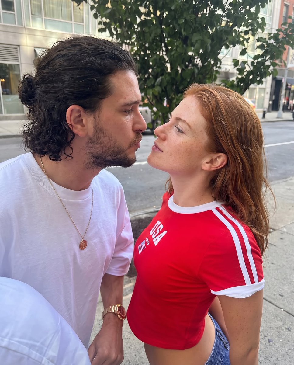 OtunbaSebotimo's tweet photo. Jon Snow and Ygritte never got their happy ending in Westeros… but life gave them one outside the Wall. ❤️

Their Game of Thrones relationship ended in heartbreak, but years later, the two actors who played them found love in real life and built a life together.

And honestly, that makes their scenes feel a little different when you watch them now.

You know the story they’re telling on screen ends in tragedy…

but behind the characters, their story had a completely different ending.

Fiction gave us Jon and Ygritte.
Real life gave them their happy ending. ❤️‍🔥

What fictional couple had the most heartbreaking ending? 👀