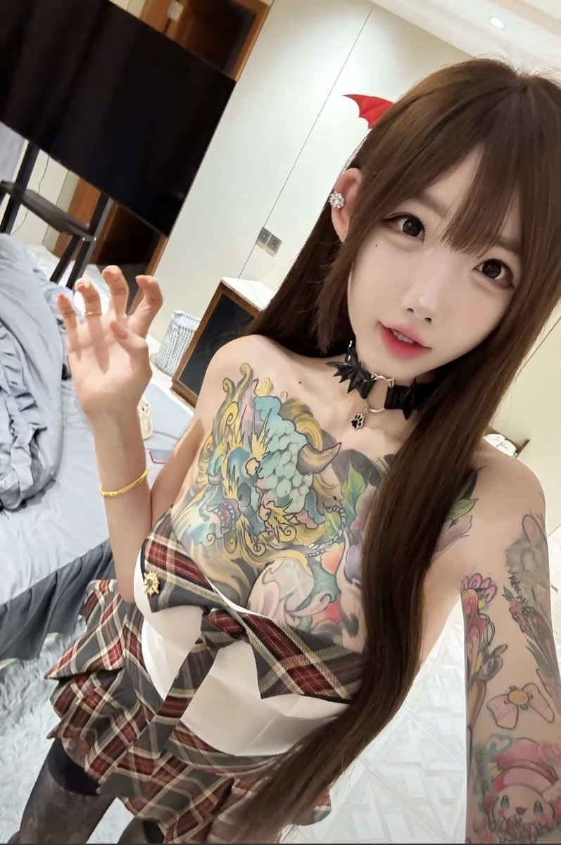 ashley08pb7's tweet photo. 新人刚玩x…..真给看

有人想锐评一下我23岁福嘛

看完不许瞎说，赶紧看，我要删了

真没有🚪 https://t.co/F7euQgvjpO