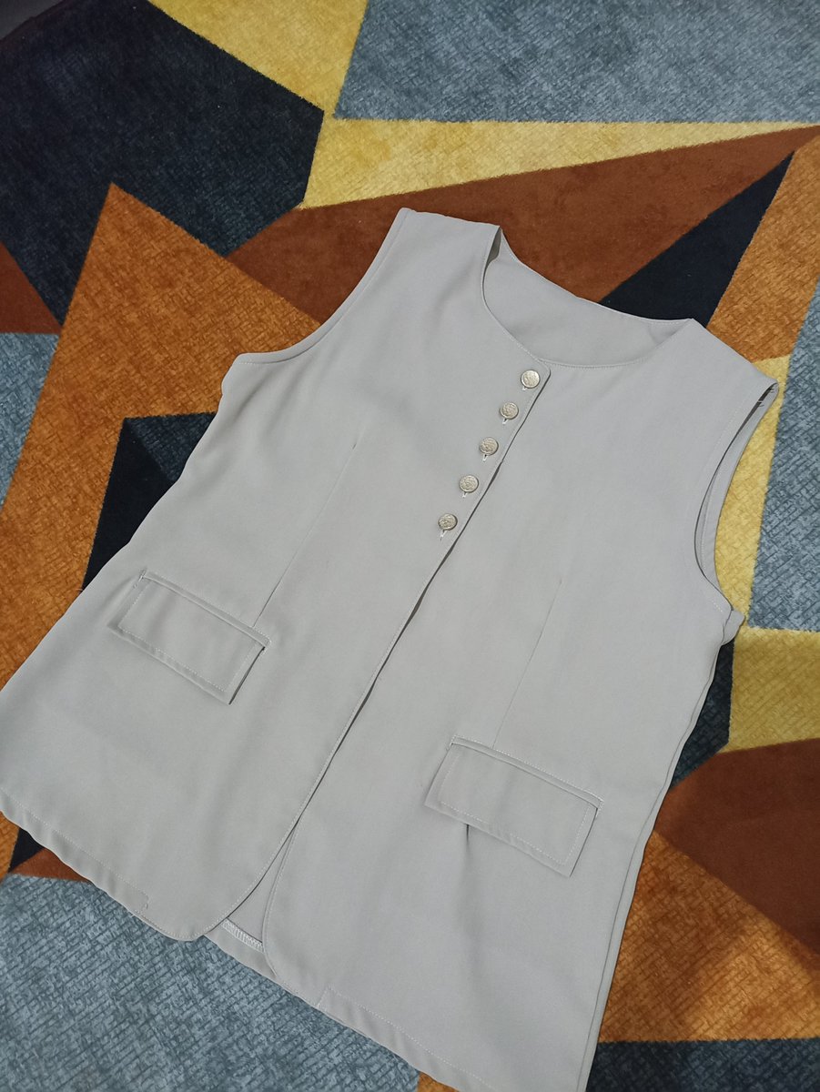 yayayczz's tweet photo. hallo aku mau preloved beberapa baju pribadi ku yg udah gapernah aku pakai, bisa lewat 🍊 tapi splitpay yah 🥰
1. Vest 67k
2. 38k
3. Cardi soft blue 40k 
4. 32k https://t.co/MqoHqcjJ1k