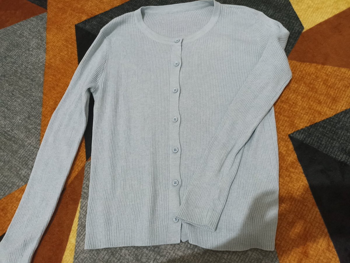 yayayczz's tweet photo. hallo aku mau preloved beberapa baju pribadi ku yg udah gapernah aku pakai, bisa lewat 🍊 tapi splitpay yah 🥰
1. Vest 67k
2. 38k
3. Cardi soft blue 40k 
4. 32k https://t.co/MqoHqcjJ1k