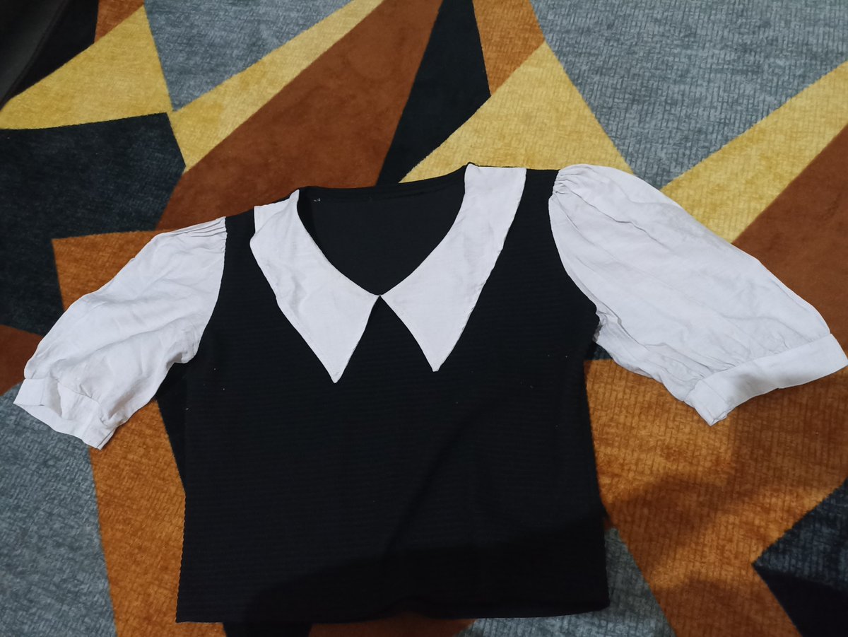 yayayczz's tweet photo. hallo aku mau preloved beberapa baju pribadi ku yg udah gapernah aku pakai, bisa lewat 🍊 tapi splitpay yah 🥰
1. Vest 67k
2. 38k
3. Cardi soft blue 40k 
4. 32k https://t.co/MqoHqcjJ1k