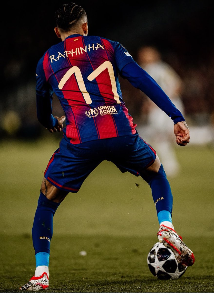 lxtfli's tweet photo. رافينها مافيه شي سليم وبيرجع برشلونة 

وش تبغى اكثر من كذا يا برشلوني ؟ والله روقان https://t.co/hoBzUrHlod
