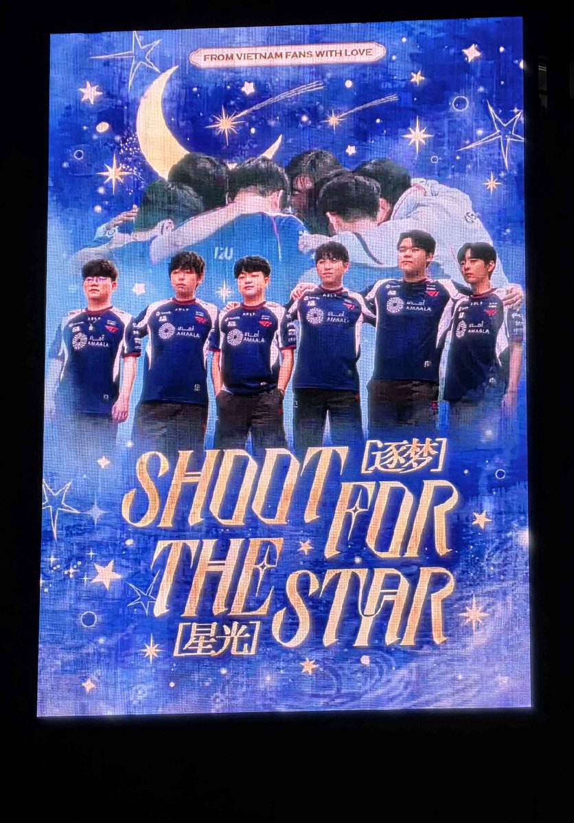 T1VALVN's tweet photo. Our LED looks pretty at night too! 🌙✨  
If you come to watch Champions Shanghai matches this week, make sure to stop by and check it out! https://t.co/FtVETsTuMj