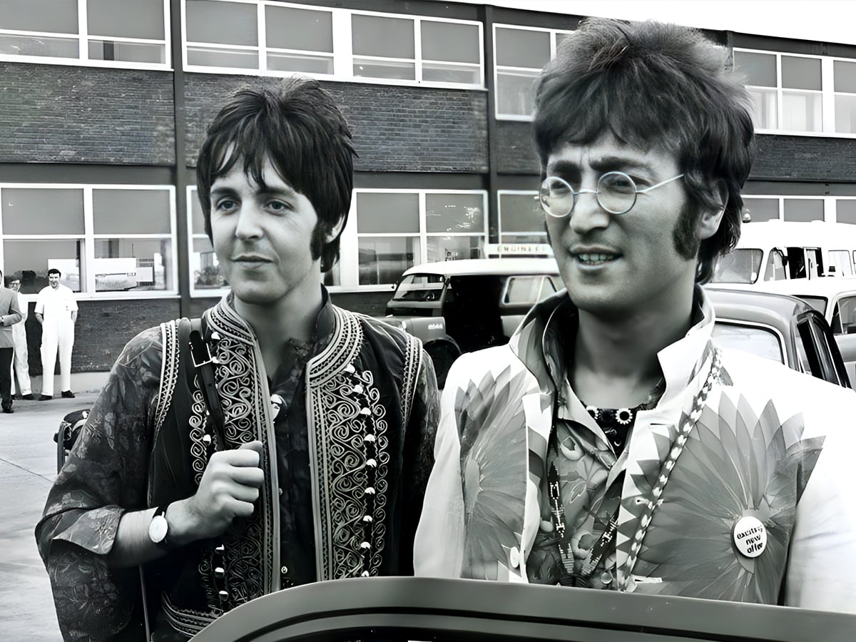 FarOutMag's tweet photo. Paul McCartney says he loves John Lennon “to this day and always will” dlvr.​it/TVjQrR https://t.co/d7e4gITlKm