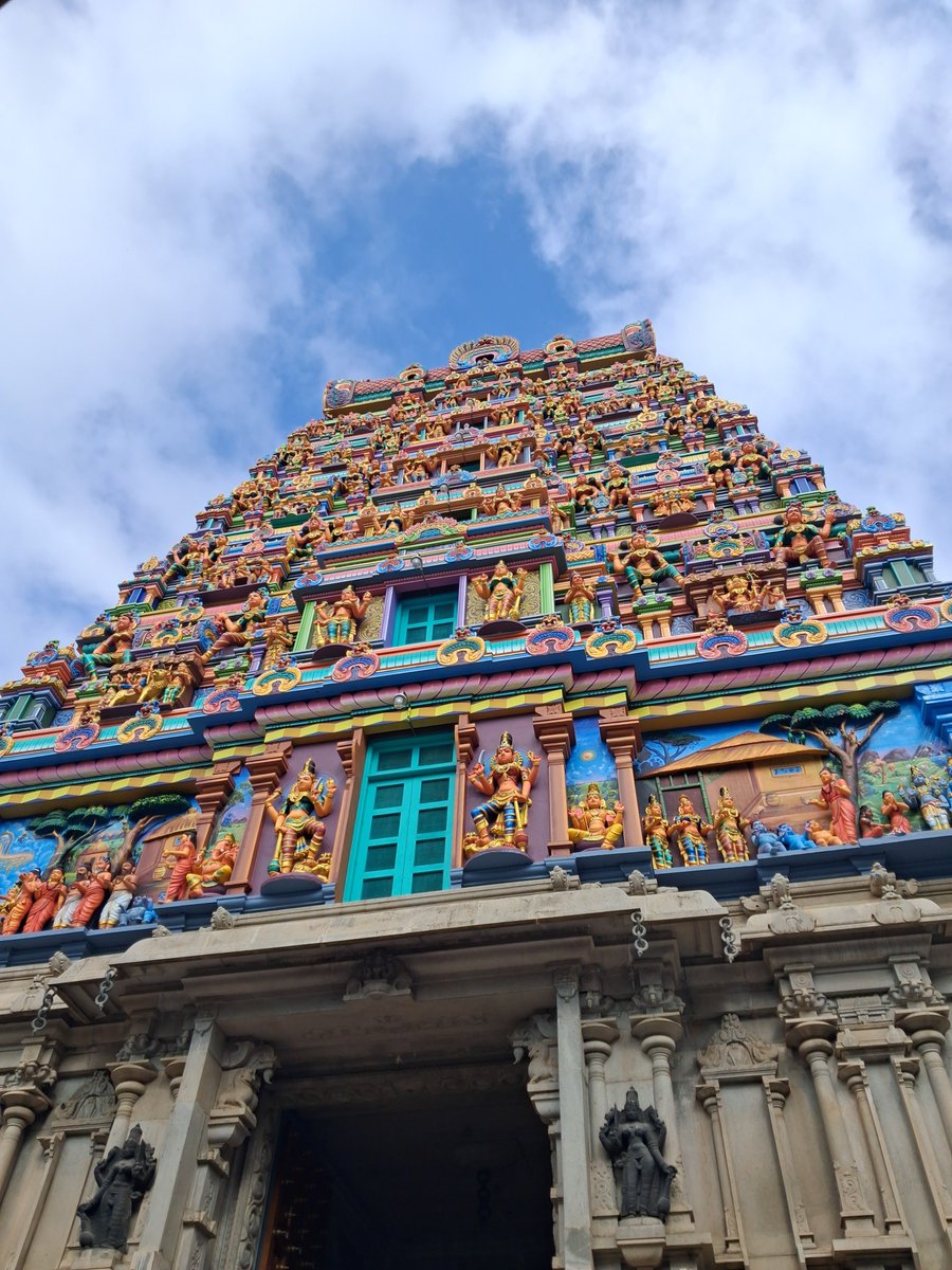 BanarasiBalika's tweet photo. 📍Shri Rajarajeshwari Temple, Kenchenhalli, Rajarajeshwari Nagar, Bengaluru.

Peaceful and divine, do visit:)

#Documenting #TemplesOfIndia https://t.co/Vs7GjoqNa8