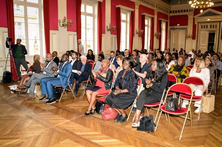 AbuduYawolo's tweet photo. Paris : Christelle Vuanga intervient sur la place de l’Afrique dans l’architecture mondiale

L’honorable Christelle #Vuanga a pris part à une conférence organisée à la Mairie du 16ᵉ arrondissement de #Paris, consacrée au bilan et à l’avenir des Nations Unies.

Aux côtés de plusieurs ambassadeurs, notamment des Philippines, du Libéria, d’Haïti, d’Autriche et du Pakistan, la députée a participé aux échanges sur la place de l’Afrique dans l’architecture mondiale et le multilatéralisme.

Dans son intervention, @ChristelleVuan1 a notamment défendu une participation accrue de l’Afrique aux espaces de décision internationaux, estimant que le continent doit être davantage présent dans la définition des orientations qui façonnent le monde de demain.