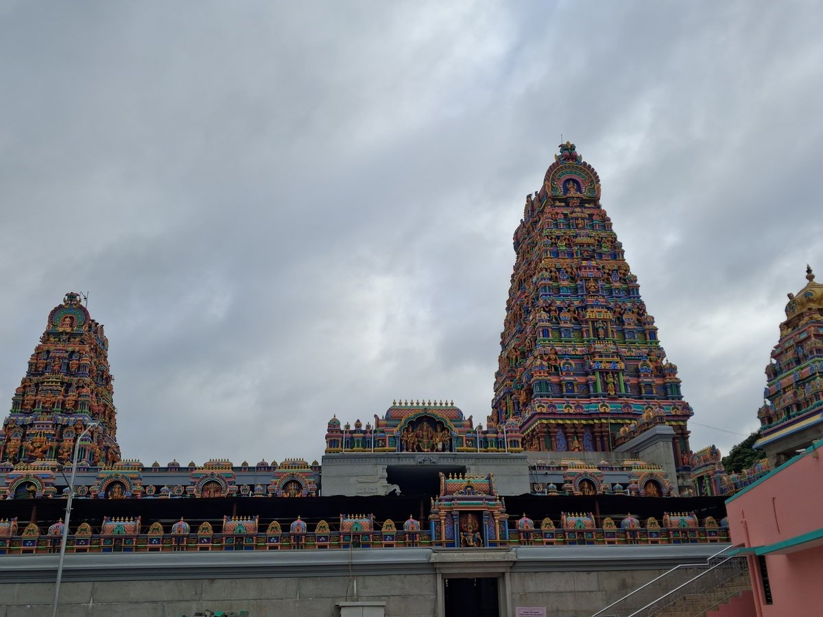 BanarasiBalika's tweet photo. 📍Shri Rajarajeshwari Temple, Kenchenhalli, Rajarajeshwari Nagar, Bengaluru.

Peaceful and divine, do visit:)

#Documenting #TemplesOfIndia https://t.co/Vs7GjoqNa8