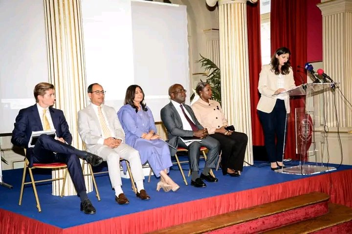 AbuduYawolo's tweet photo. Paris : Christelle Vuanga intervient sur la place de l’Afrique dans l’architecture mondiale

L’honorable Christelle #Vuanga a pris part à une conférence organisée à la Mairie du 16ᵉ arrondissement de #Paris, consacrée au bilan et à l’avenir des Nations Unies.

Aux côtés de plusieurs ambassadeurs, notamment des Philippines, du Libéria, d’Haïti, d’Autriche et du Pakistan, la députée a participé aux échanges sur la place de l’Afrique dans l’architecture mondiale et le multilatéralisme.

Dans son intervention, @ChristelleVuan1 a notamment défendu une participation accrue de l’Afrique aux espaces de décision internationaux, estimant que le continent doit être davantage présent dans la définition des orientations qui façonnent le monde de demain.