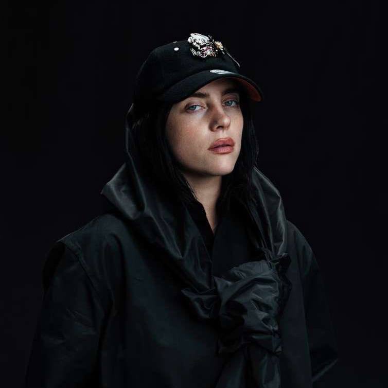 selestesl's tweet photo. Billie Eilish will be featured in the upcoming book “On the Records: 80 Musicians on Beloved and Overlooked Albums,” out in November.
Billie chose an overlooked album that played an important role in her life or creative journey and shared the story behind her connection to it. https://t.co/3I7vVoEefT