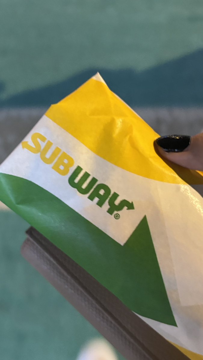 Iwilllovu4ever's tweet photo. Break my fast w this tuna sub (´-ω-`) https://t.co/QszwaiKy9L